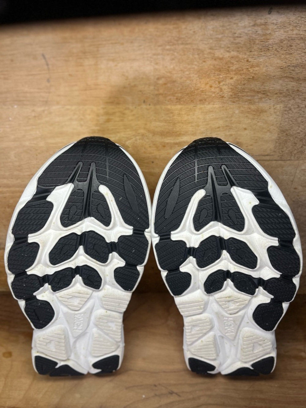 Hoka One One Clifton 10 Mens Size 11.5 Running Shoes Sneakers White Black - Picture 12 of 14